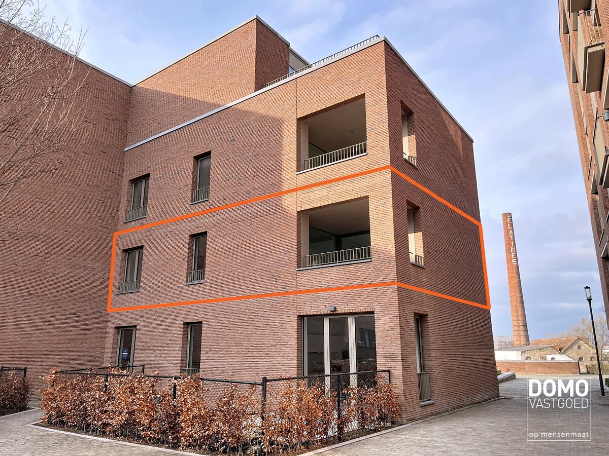 PRACHTIG APPARTEMENT MET ZONNIG TERRAS, 2 SLAAPKAMERS EN GARAGEBOX TE HUUR IN HET CENTRUM VAN HASSELT 