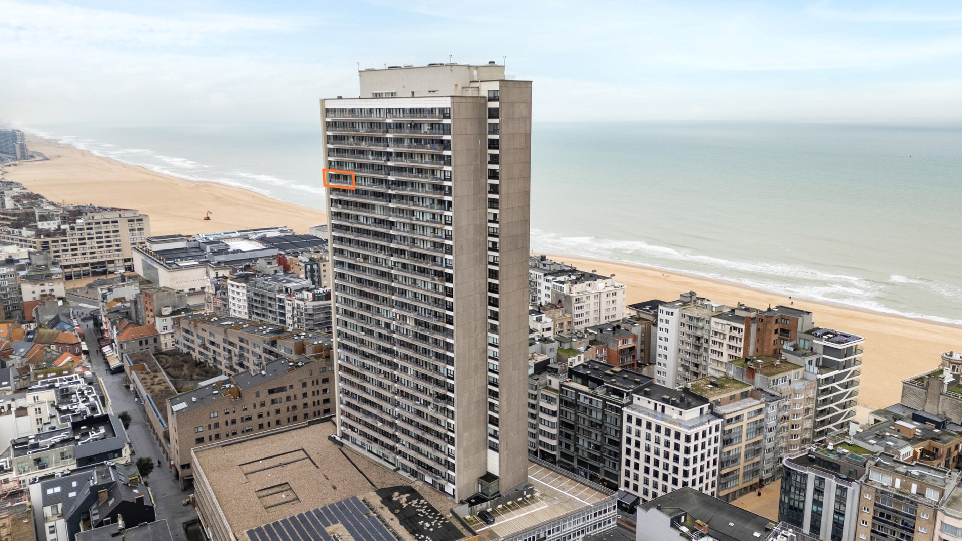 APP. 4 CHAMBRES DANS LE CENTRE AVEC VUE PANORAMIQUE SUR LA MER ET LA VILLE 