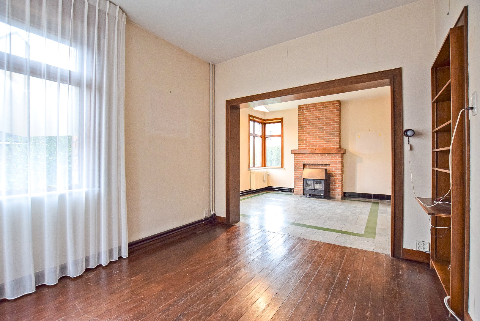 Te renoveren alleenstaande woning met 3 slaapkamers. 