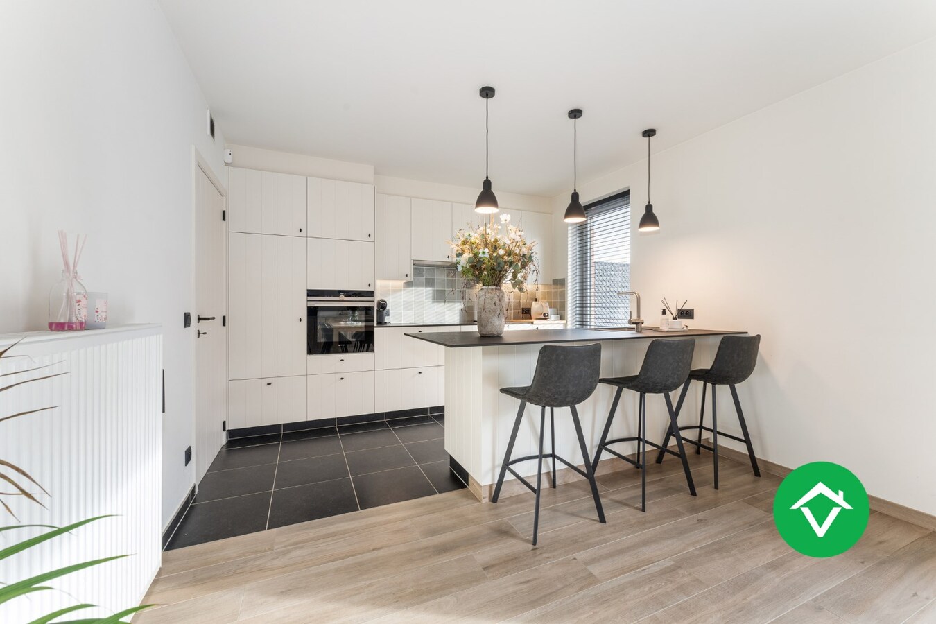 Kwalitatief afgewerkte nieuwbouwwoning met 3 slaapkamers, tuin en garage 