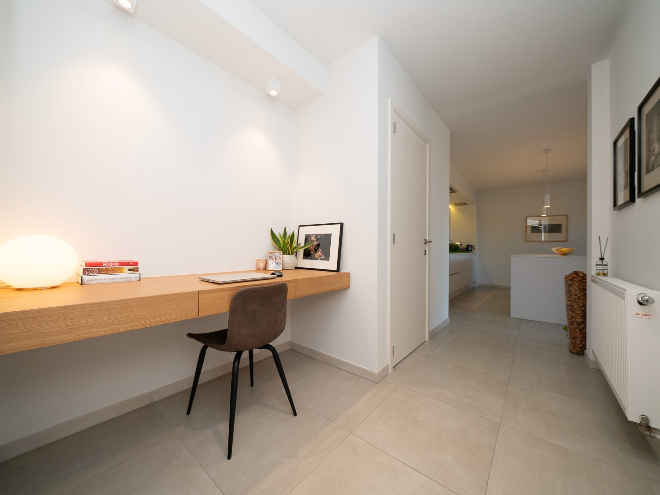 Recent 2-kamer appartement met terras, parking en kelder 