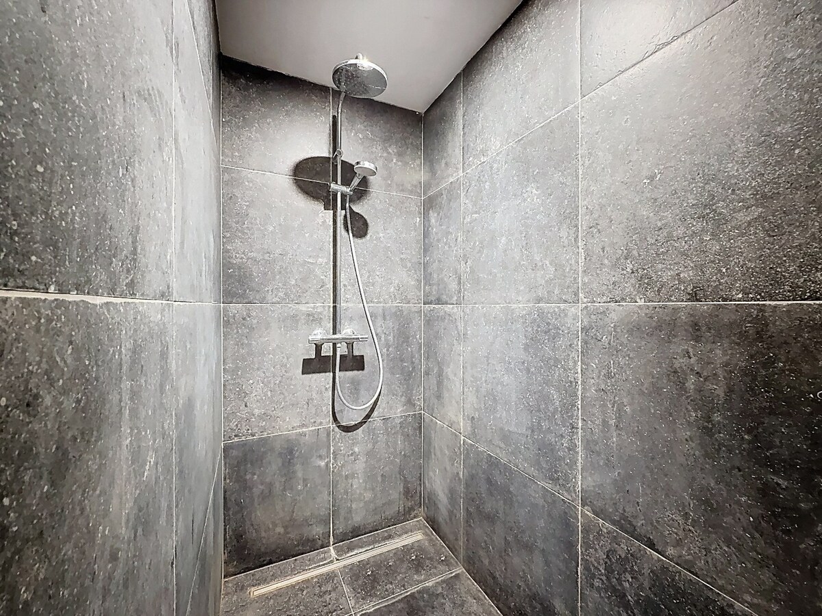 Ruime, vernieuwde HOB met leuke tuin te Zwalm 