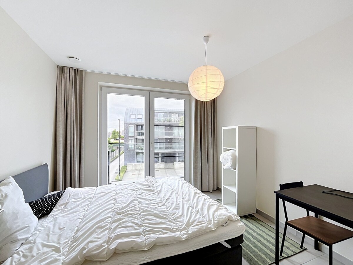 Ruim 2 slaapkamer appartement terras Knesselare! 