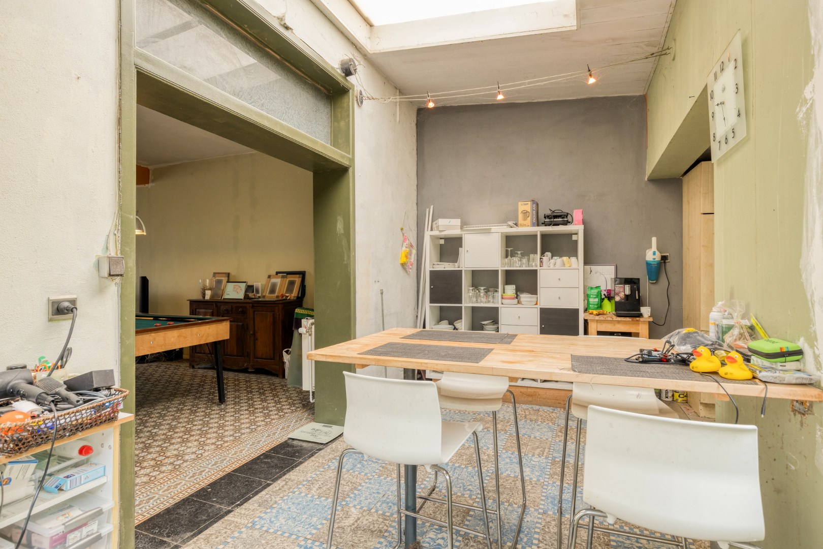 Halfopen bebouwing met 5 ruime slaapkamers, 2 badkamers, garage en tuin in Holsbeek – bewoonbare oppervlakte 214m² 