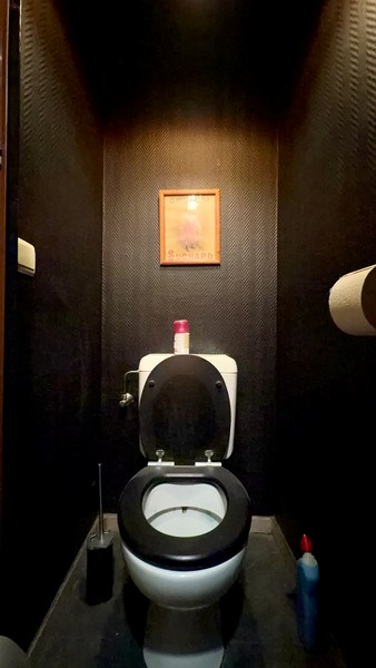 Commercieel gelegen handelsruimte te huur in Sint-Amandsberg