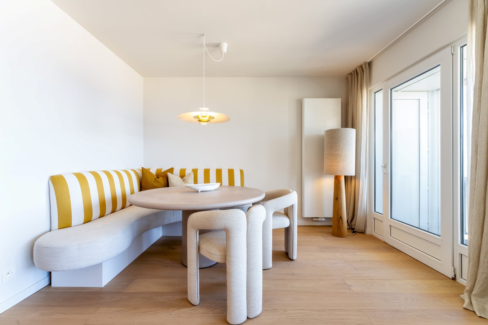 APPARTEMENT HAUT DE GAMME DE 2 CHAMBRES AVEC TERRASSE ET VUE SUR MER 