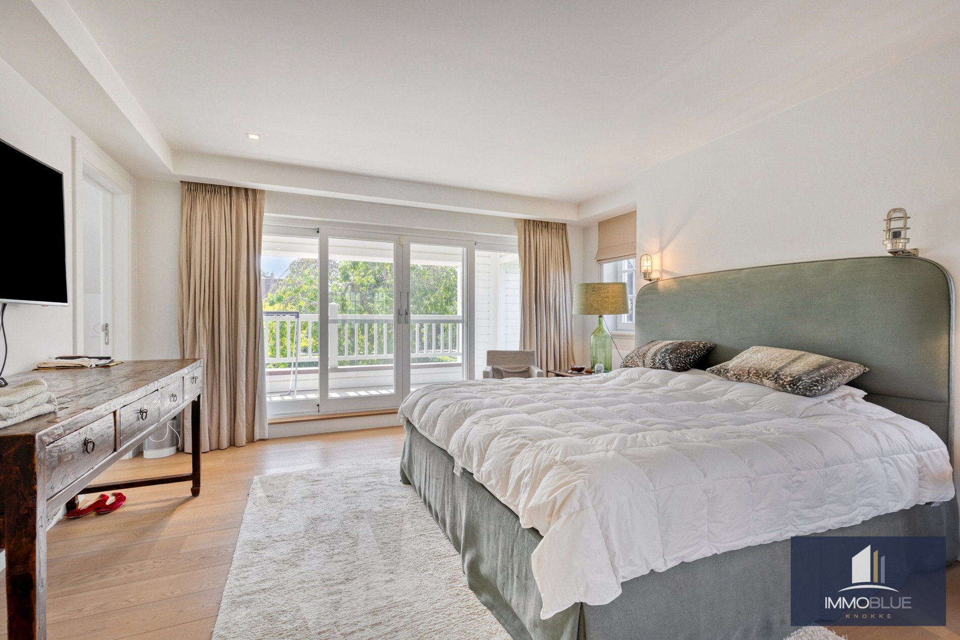 Luxueuze en stijlvolle villa in Engelse Cottage stijl met verwarmd zwembad gelegen in het Zoute. 