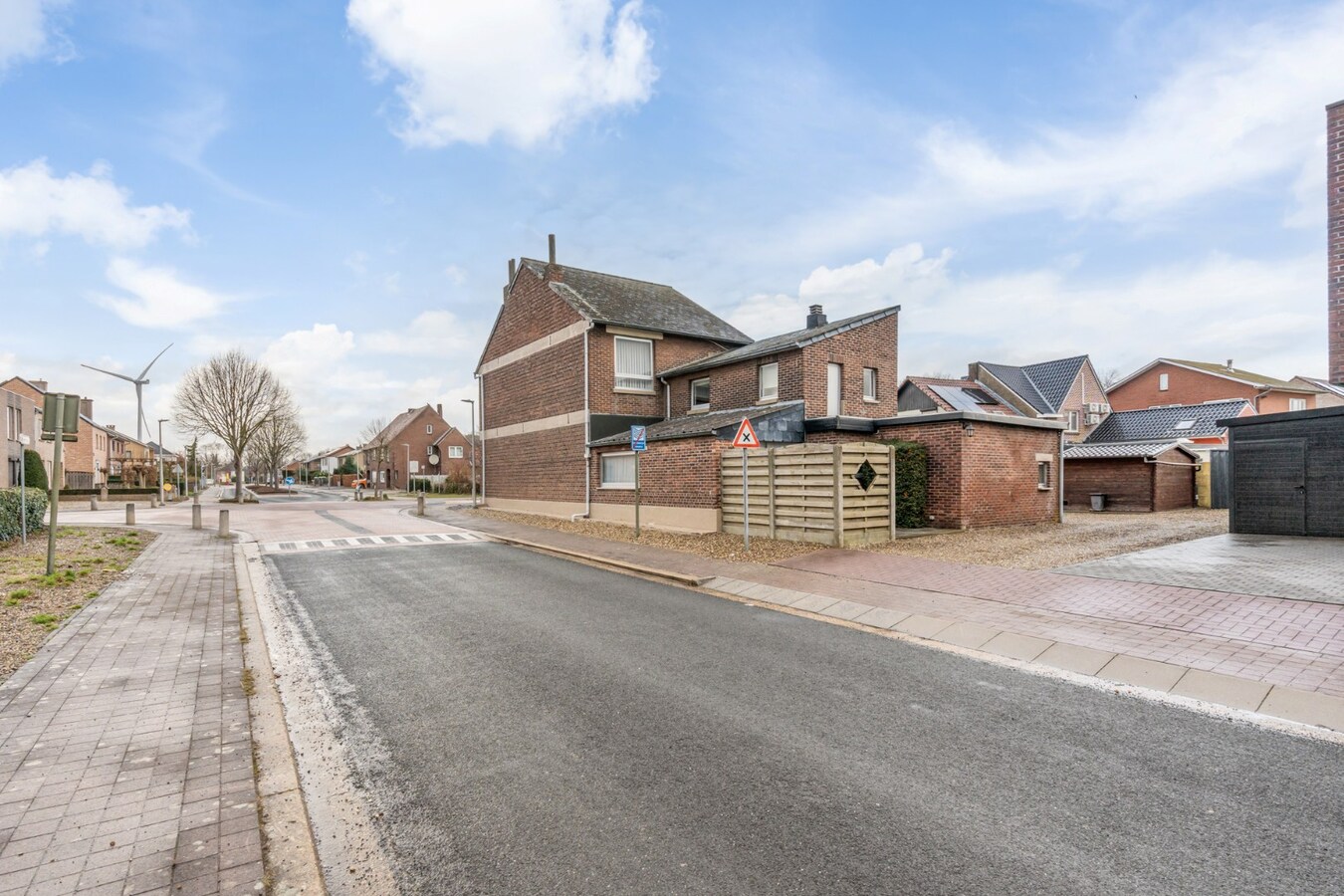 Charmante gezinswoning op een perceel van 5a58ca te Lanklaar, een deelgemeente van Dilsen-Stokkem. 