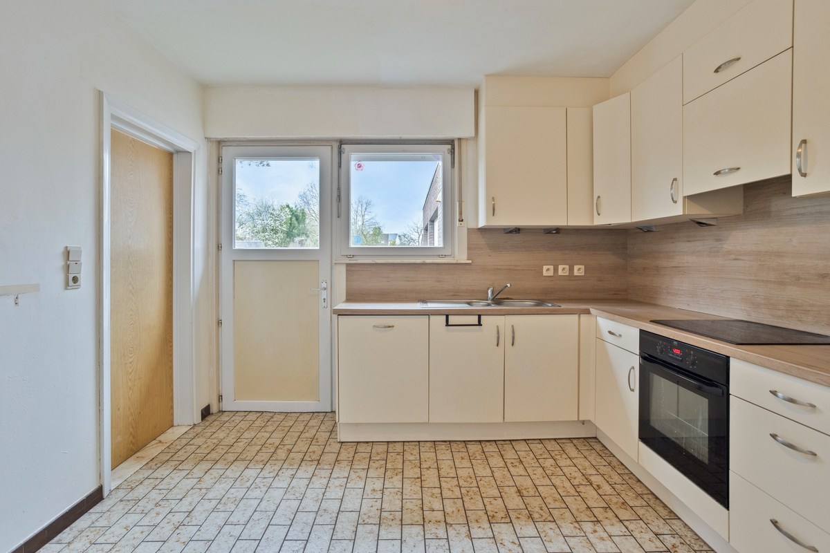 Open bebouwing met 3 slaapkamers, tuin en 2 garages op een perceel van 1108 m² in Haasrode! – EPC 363 kWh/m² - bewoonbare opp. 196 m² 