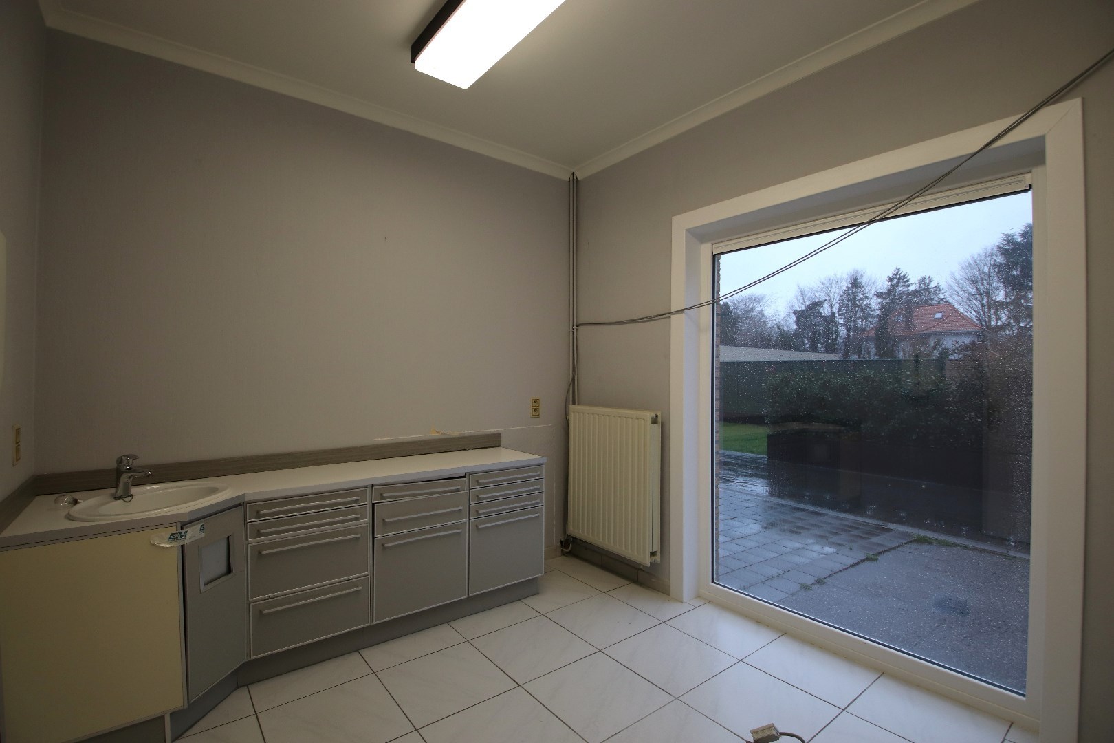 Commerciële handelsruimte te huur in Beringen – ideaal voor winkel of praktijk 