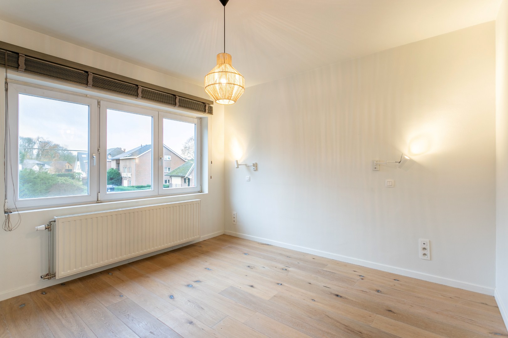 Instapklare woning met 4 slpk op perceel van 5a 45ca 