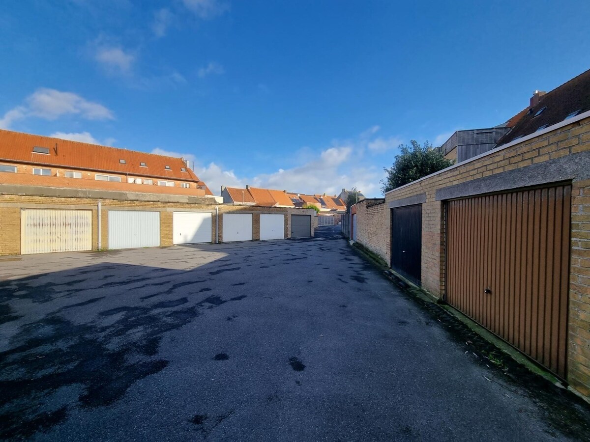 Garagebox vlakbij het centrum van Heist 