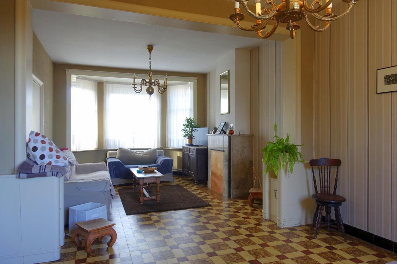 Woning met zonnige tuin en garage 