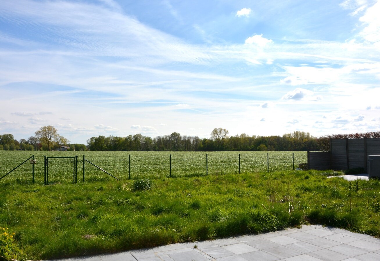 Woning met polyvalente ruimte op uitstekende ligging in Roksem 