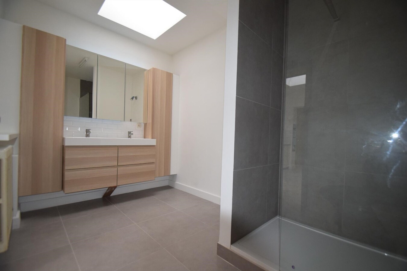 Ruime woning nabij Sint-Amandsplein, vlot bereikbaar 