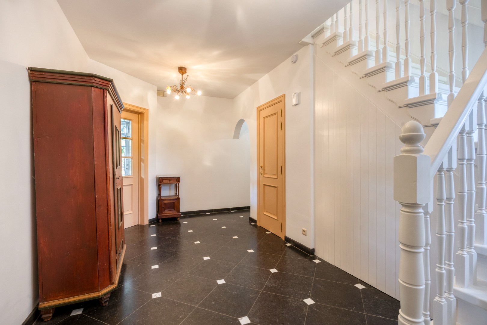 Villa met bureau,  5 slaapkamers, 2 badkamers en ruime tuin in Bierbeek! - EPC 172 kWh/m² - bewoonbare opp. 242 m² 