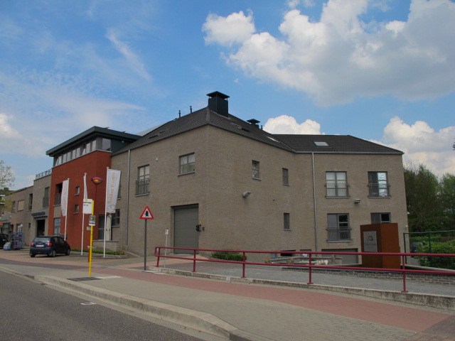 Modern appartement met 2 slpks, balkon en parking. 