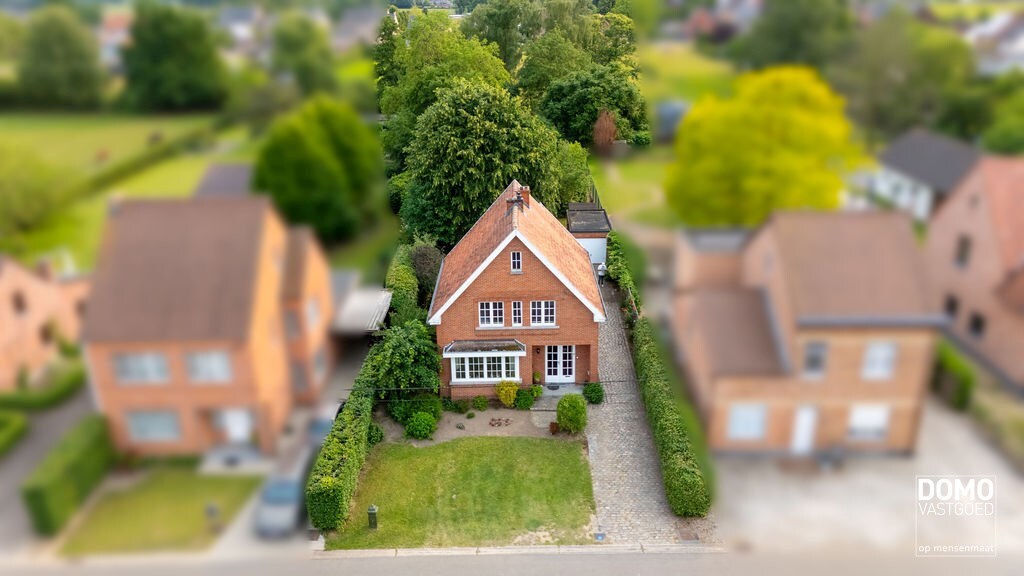 CHARMANTE TE RENOVEREN WONING MET 4 SLAAPKAMERS OP EEN PERCEEL VAN 13A TE HASSELT (KURINGEN) 