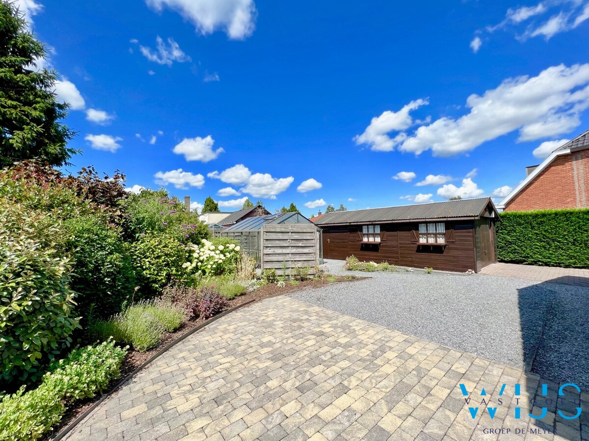 Enorm goed gelegen bungalow op 668 m² te Ertvelde ! 