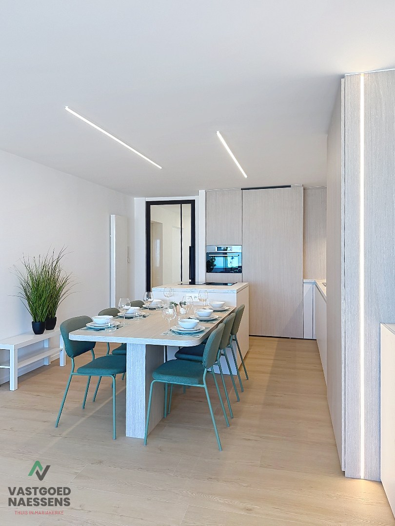 Magnifique appartement rénové de 3 chambres avec vue sur la mer. 