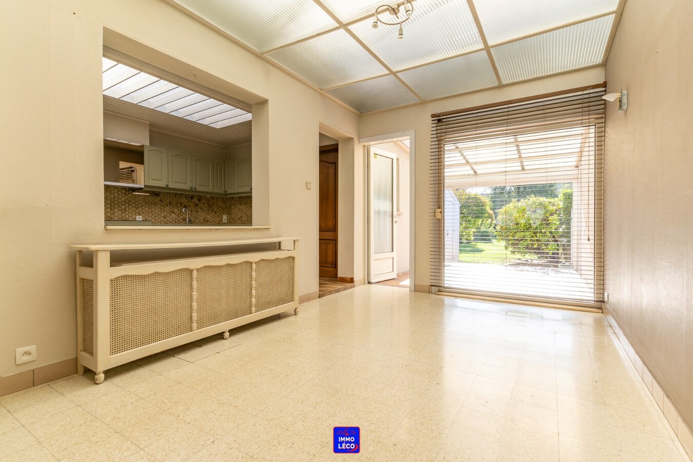 3 façades en excellent état d'entretien, beaux volumes, jardin de 340m² SUD-EST ! 