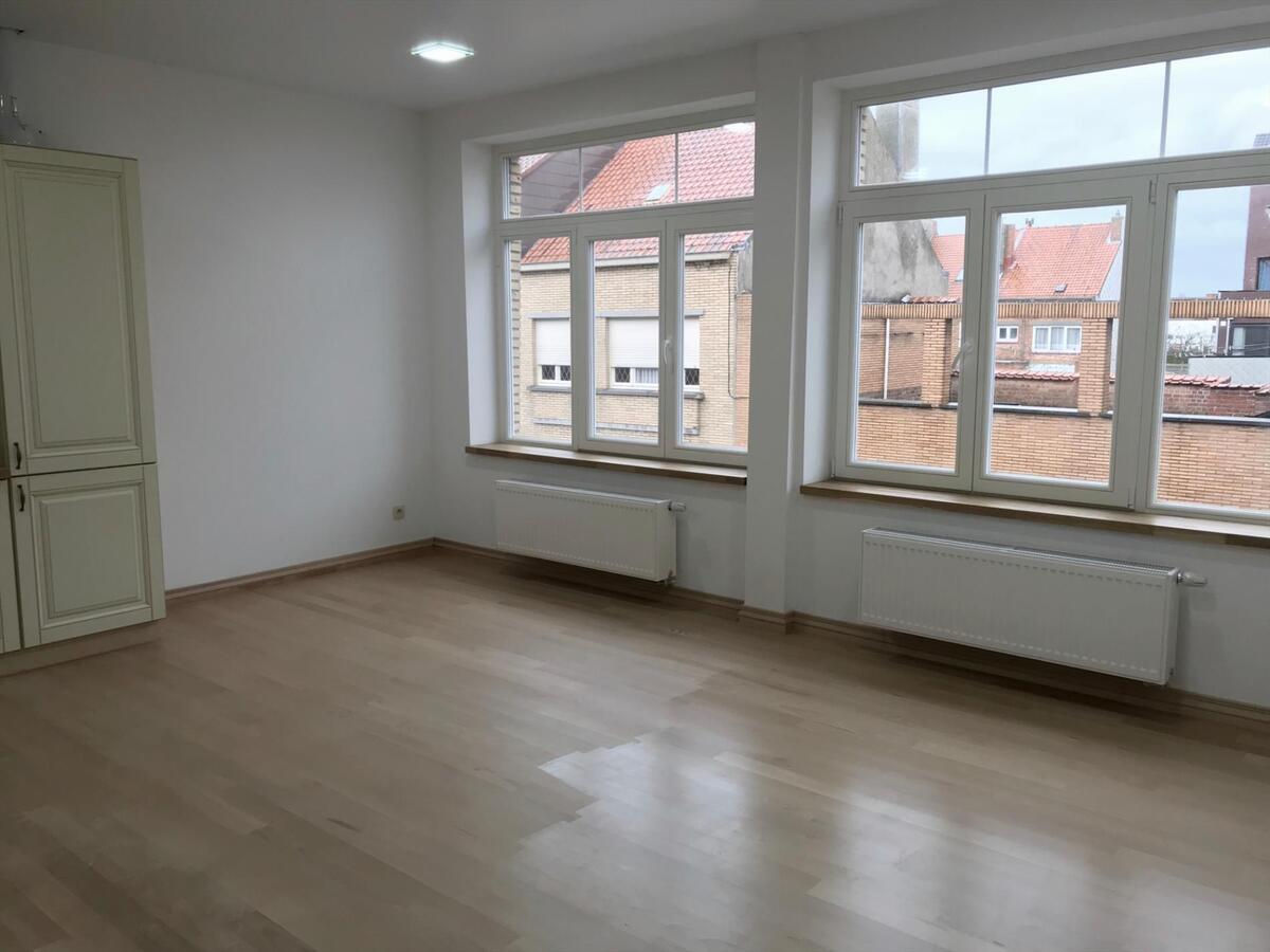 KNAP RECENT 1SLAAPKAMER APPARTEMENT 