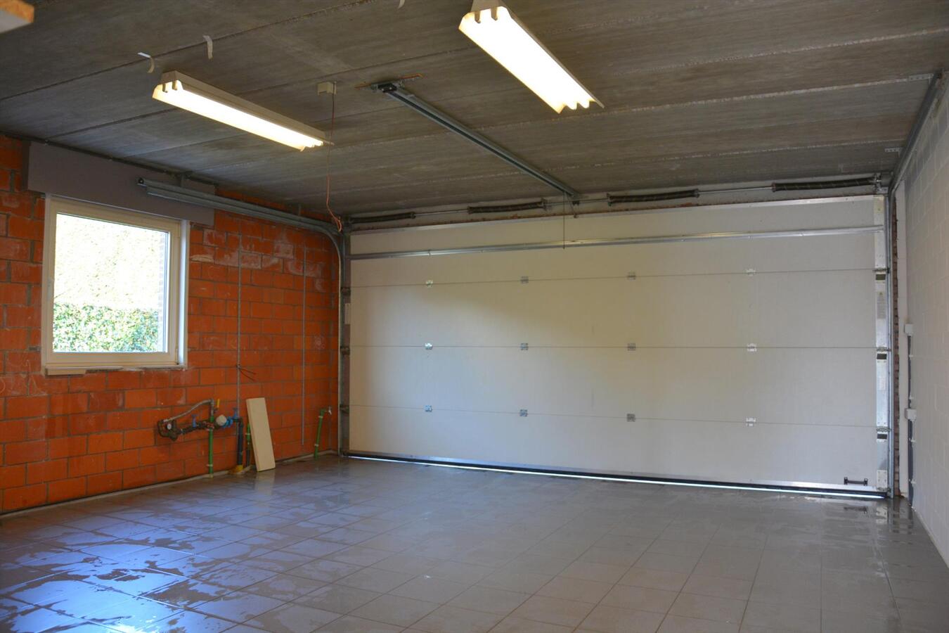 Zeer ruime villa gelegen te Bekegem 