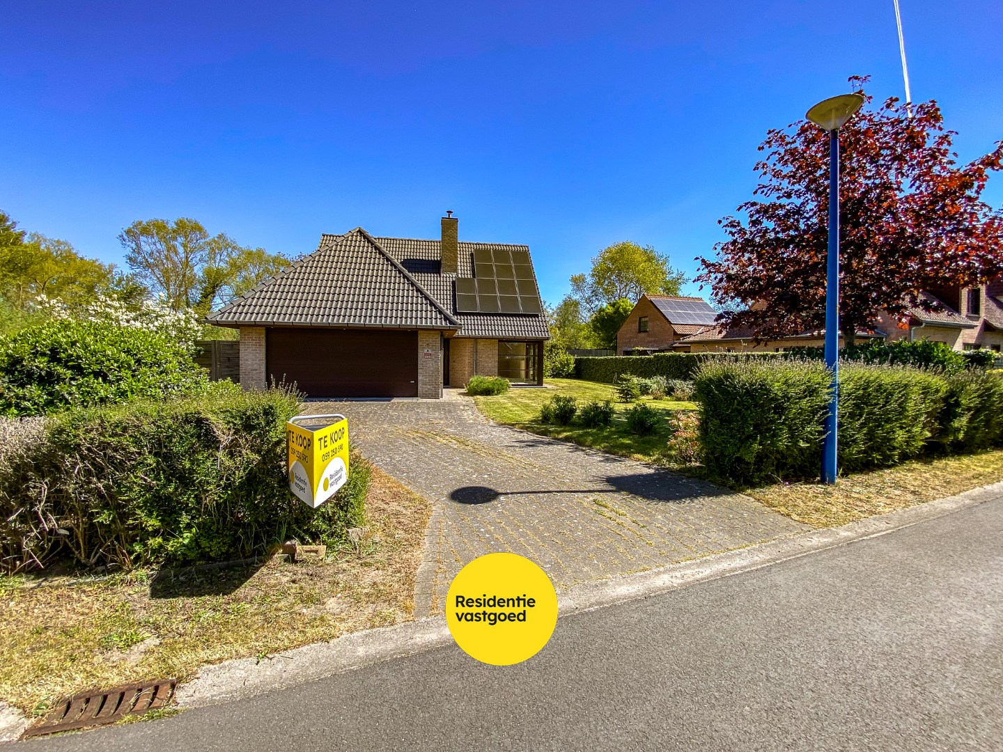 Ruime villa met 5 slaapkamers op 1082 m² te Oostduinkerke, gelegen vlakbij het natuurreservaat Hannecartbos. 