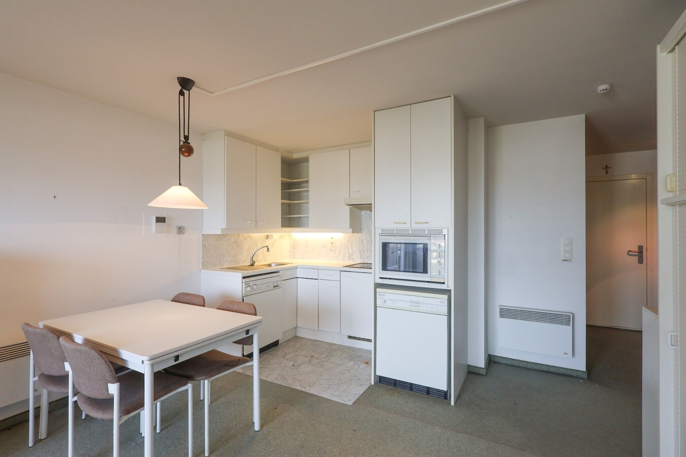 Studio ensoleillé avec vue sur les dunes à distance de marche de la mer à Oostduinkerke 