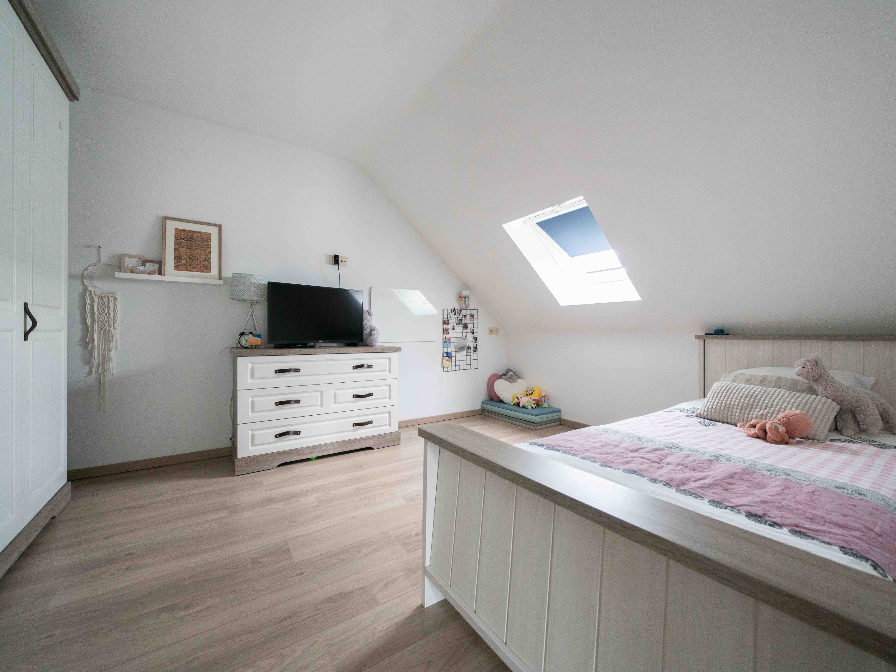 Recente woning met 7 kamers, 2 badkamers, garage en tuin 