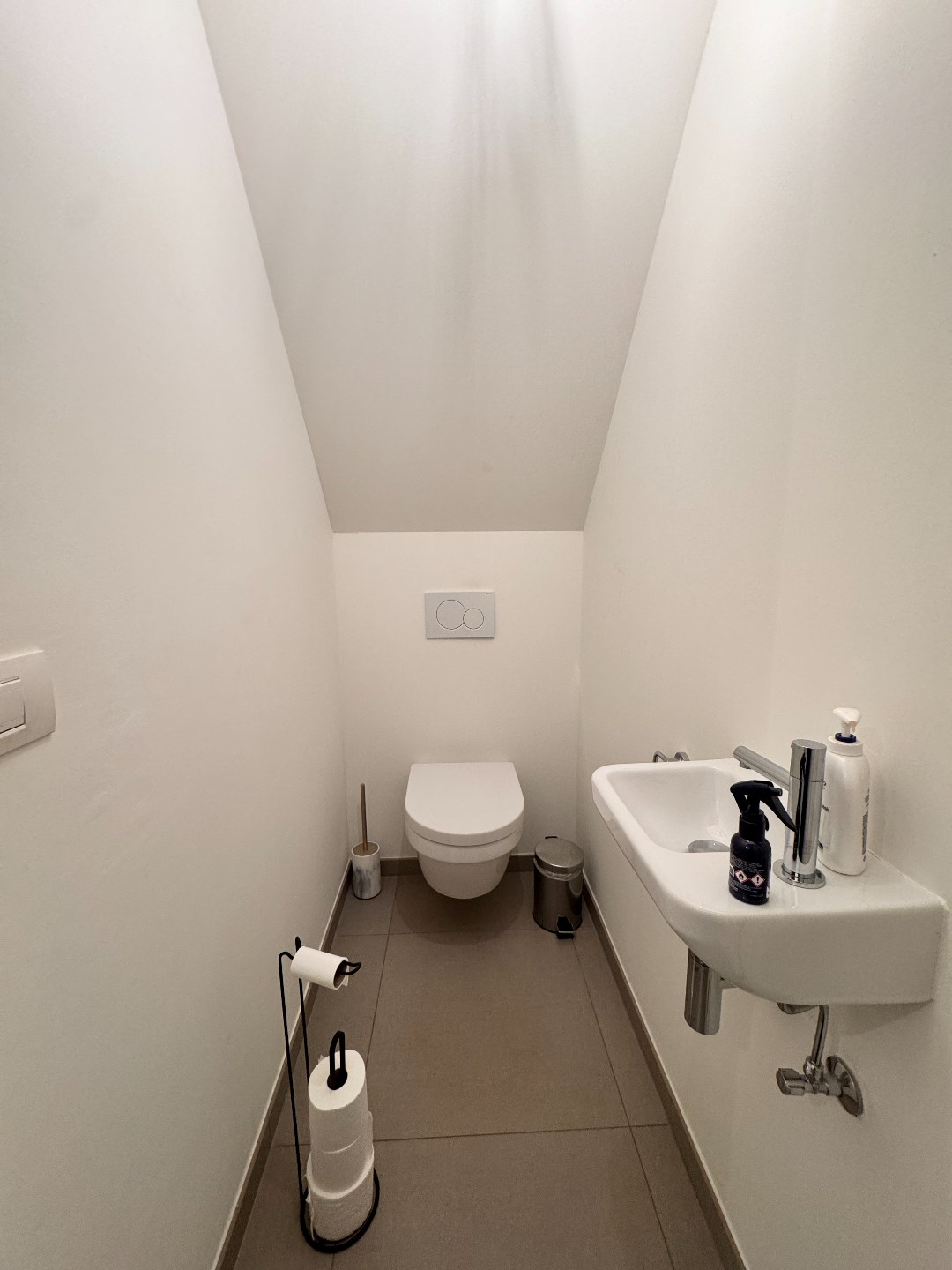 Recent appartement op de 2de verdieping met 2 terrassen en een autostaanplaats 