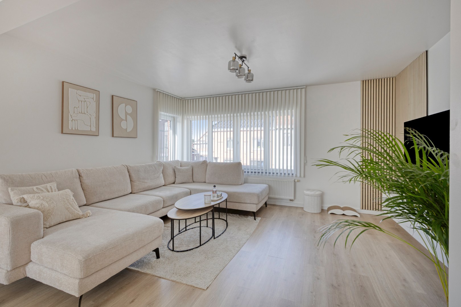 Recent gerenoveerde duplex met 2 slpk. en ruim terras nabij centrum Leopoldsburg 