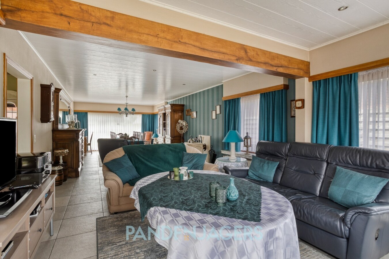 Ruime open bebouwing met groot bijgebouw te Duffel 