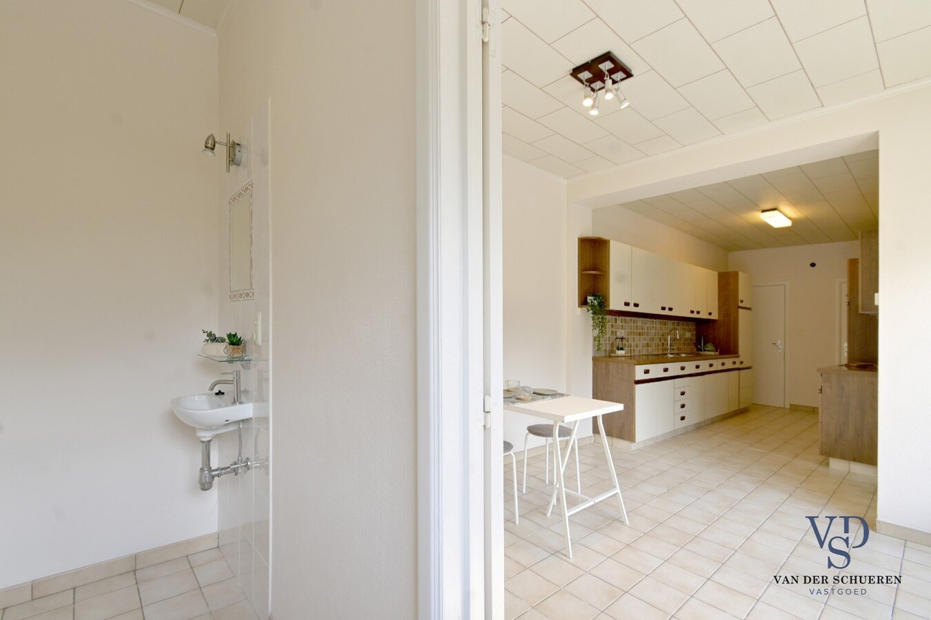 Ruim landhuis met tal van mogelijkheden. 