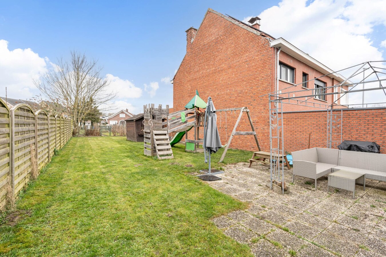 Half open bebouwing met tuin, terras en garage in Boutersem - EPC label B 