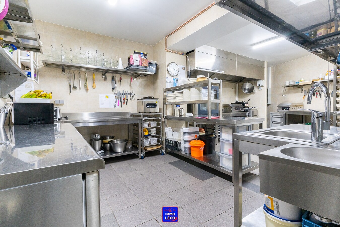 Etablissement prêt à l'emploi entièrement rénové, proche de la Gare, EXCELLENTE OPPORTUNITE ! 