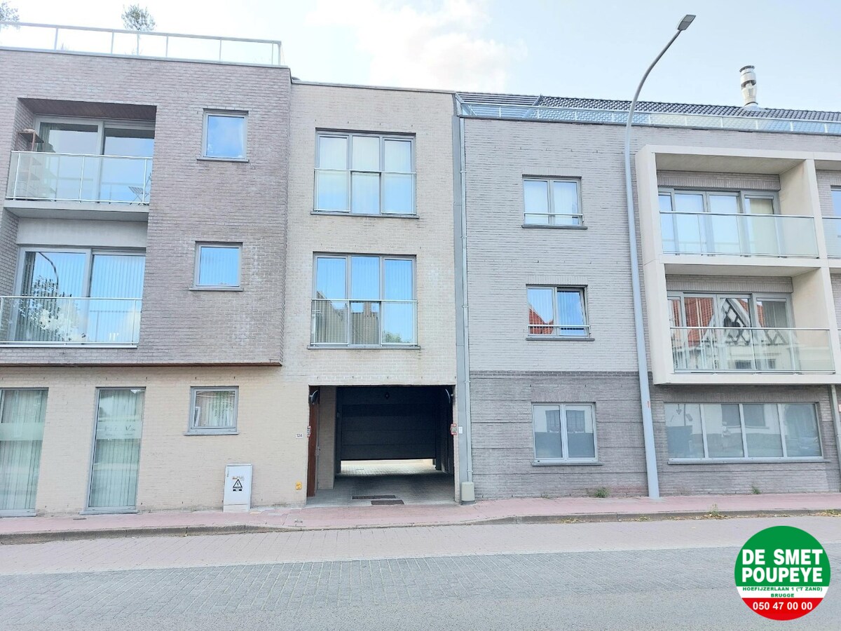 Autostaanplaats op binnenkoer 