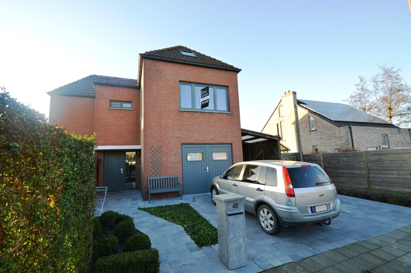 Eigentijdse open bebouwing op 499m² in rustige woonwijk - Dudzele 