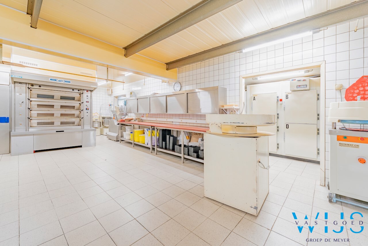 Goed draaiende bakkerij/handelspand te Ertvelde ! 