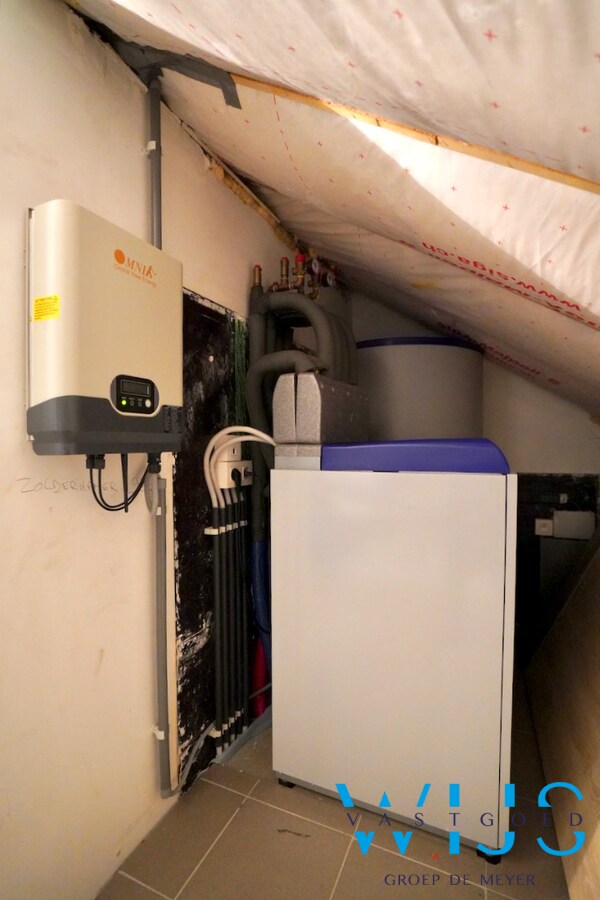 Enorm energiezuinig woonhuis in halfopen bebouwing te Eeklo ! 