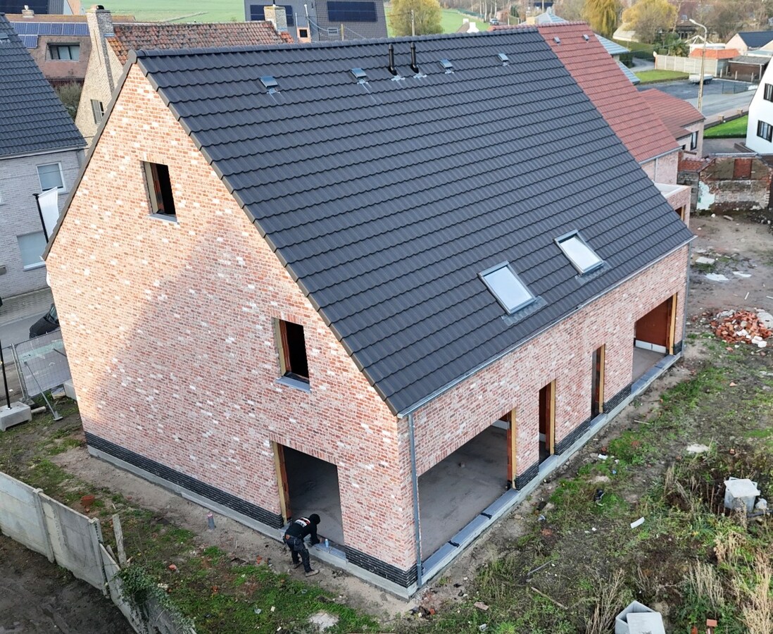 Nieuwbouwwoning met 4 slaapkamers en tuin te Koekelare 