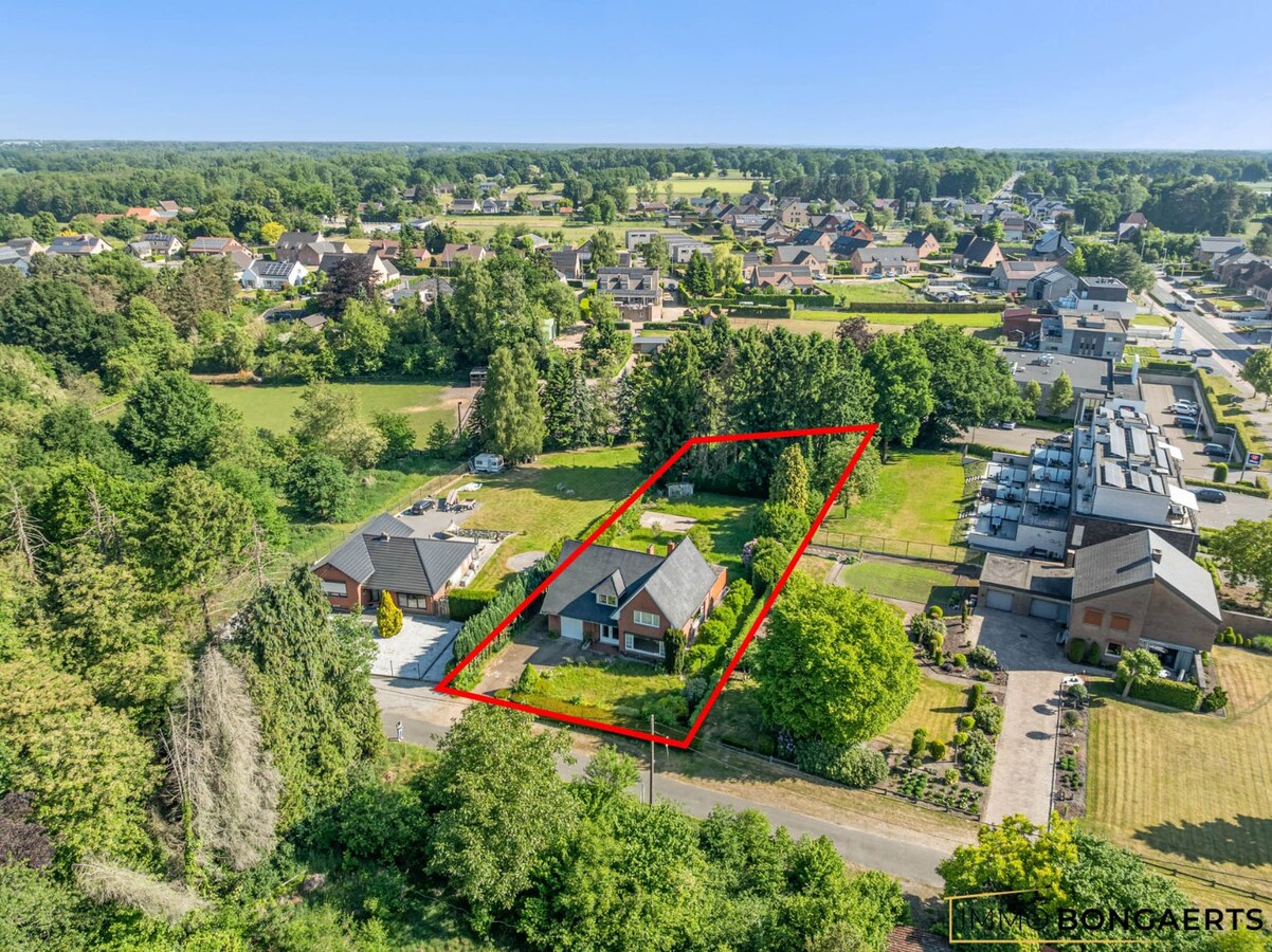 Rustig gelegen woning op een groot perceel 