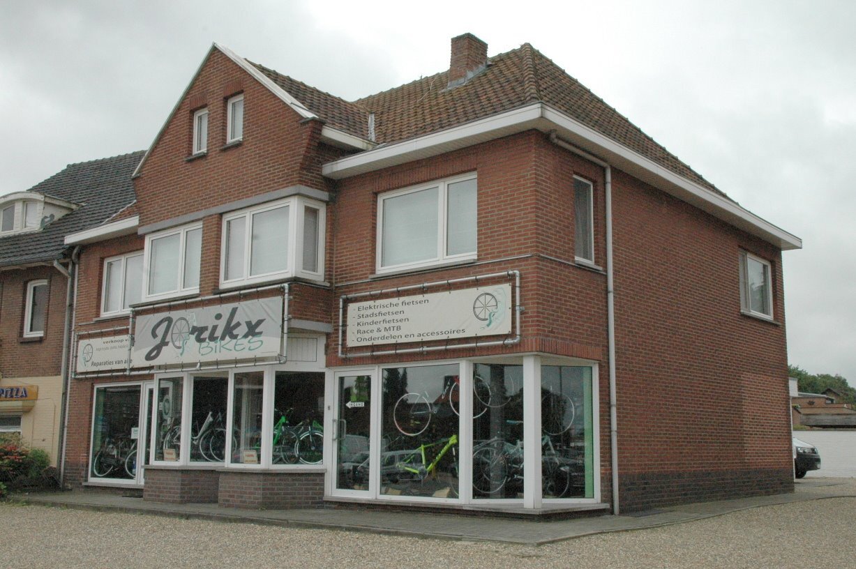 Verkocht - Commerciële winkel - Neeroeteren