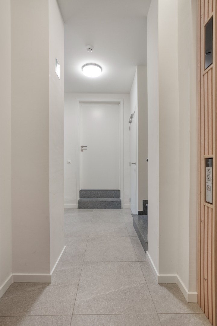 Recent en energiezuinig gelijkvloers appartement met 2 slpk. en tuin in Geel-centrum 