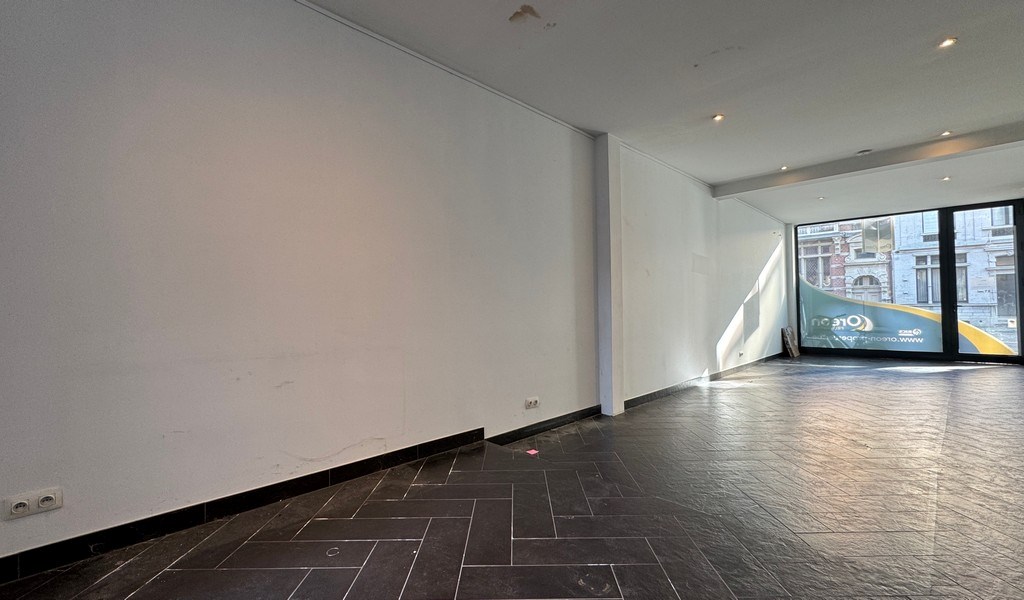 Kantoorruimte te huur op zichtlocatie langs N155 te Berchem