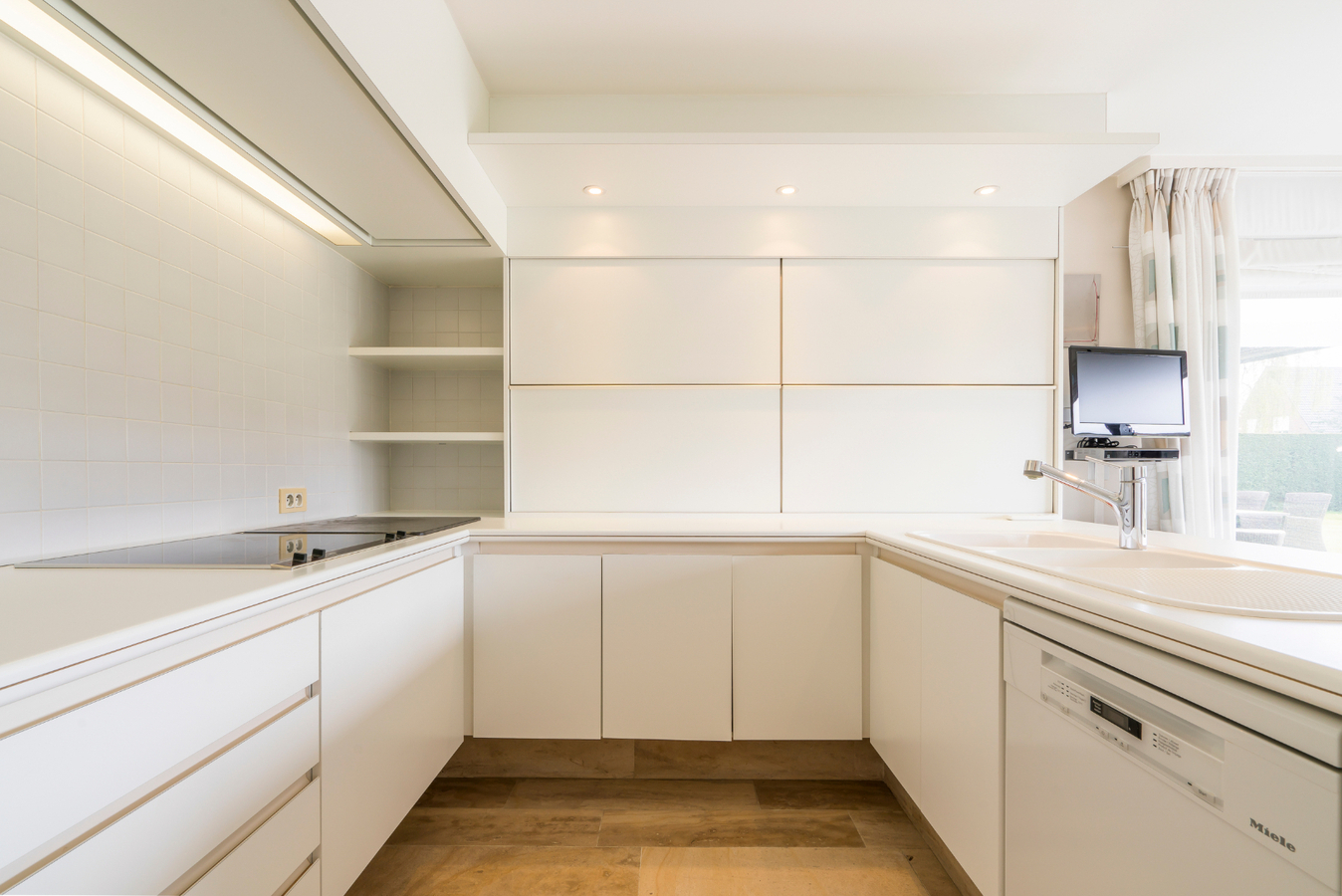 Luxueus afgewerkte villa met 3 slaapkamers én garage te Gits 