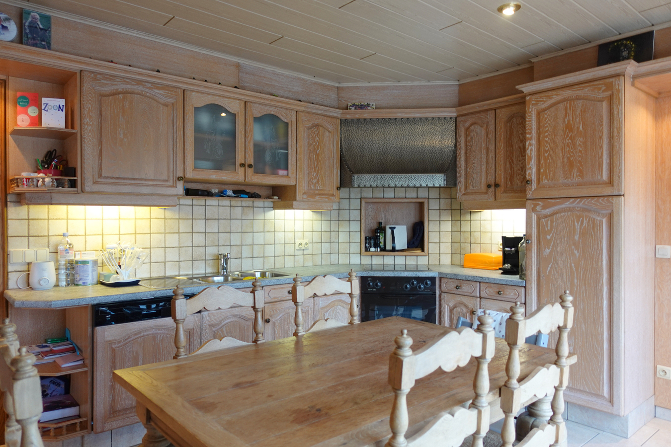 Charmante woning met 2 garages 