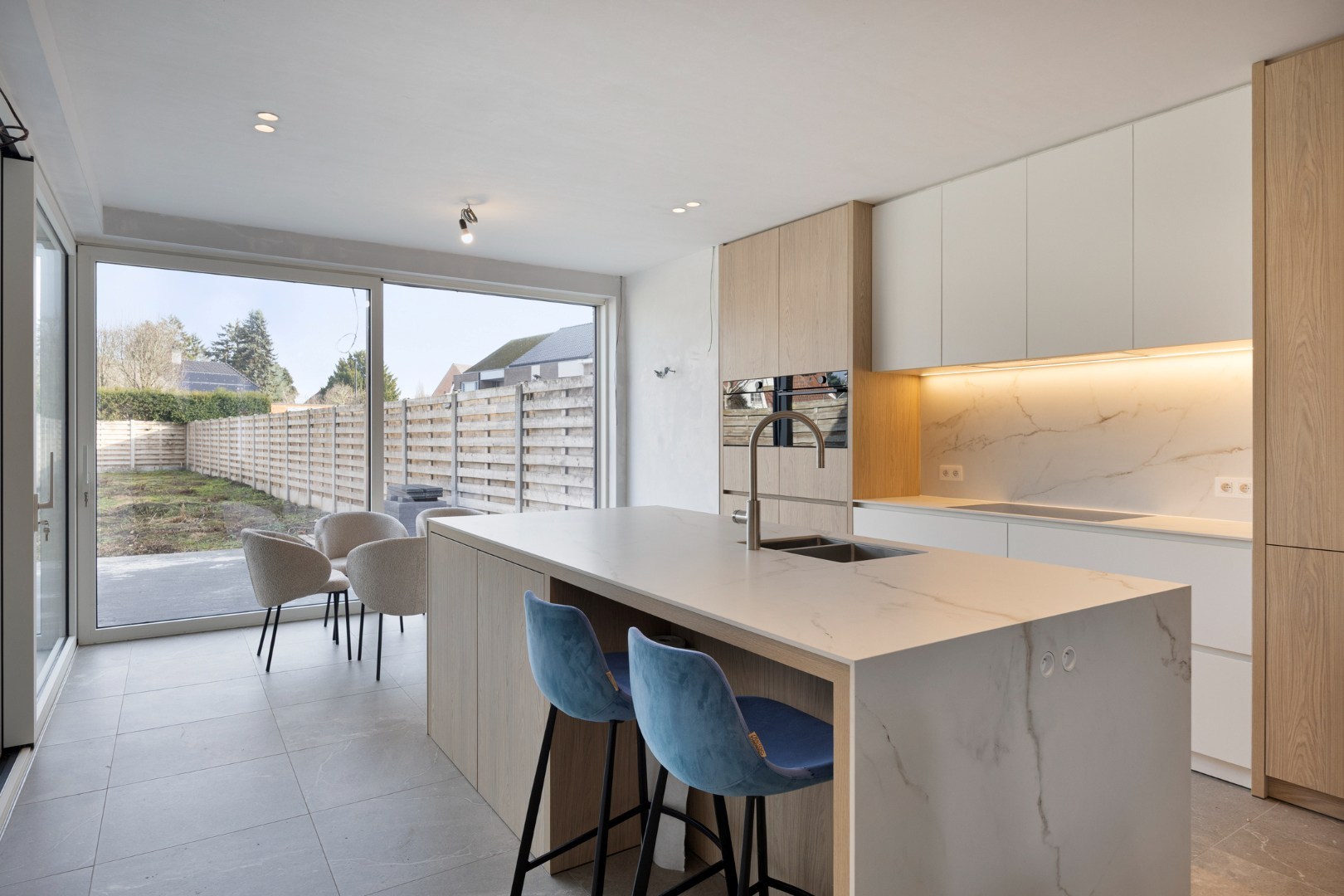 Energiezuinige nieuwbouwwoning met 5 slpk. en ruime stadstuin in het hart van Geel 