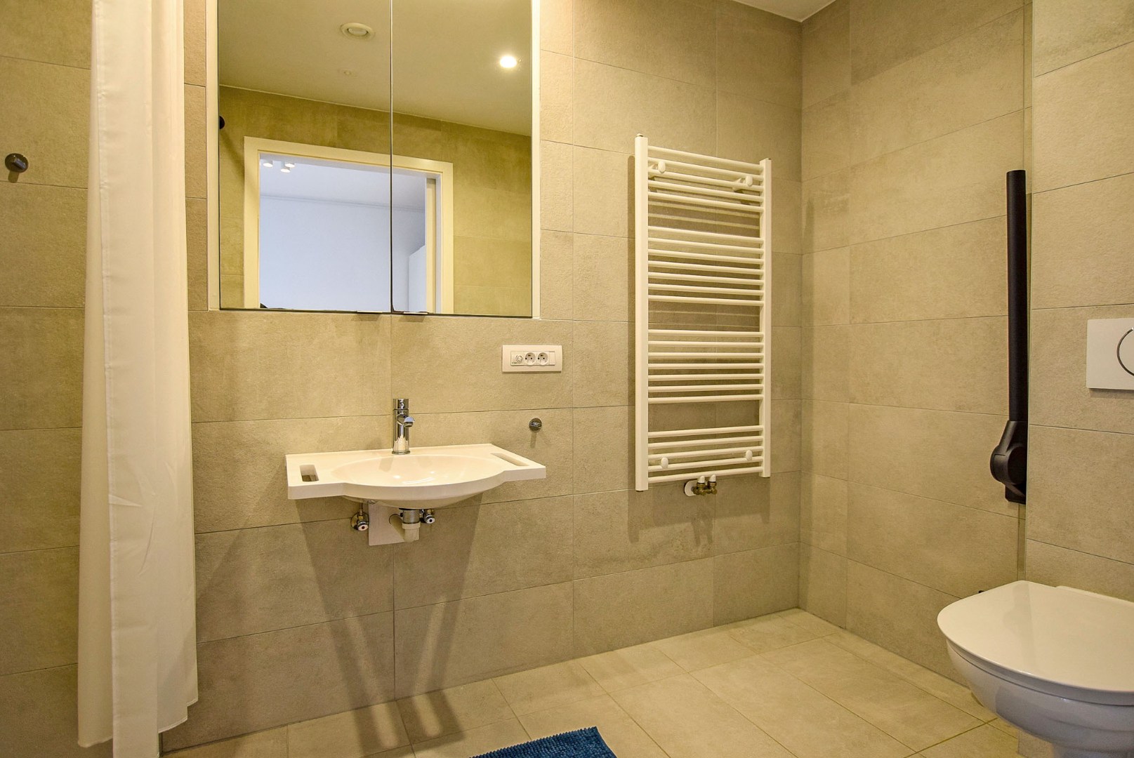 Prachtig 1-slaapkamerappartement (assistentiewoning) in Residentie Clarenhof, uniek wonen in hartje Nieuwpoort. 
