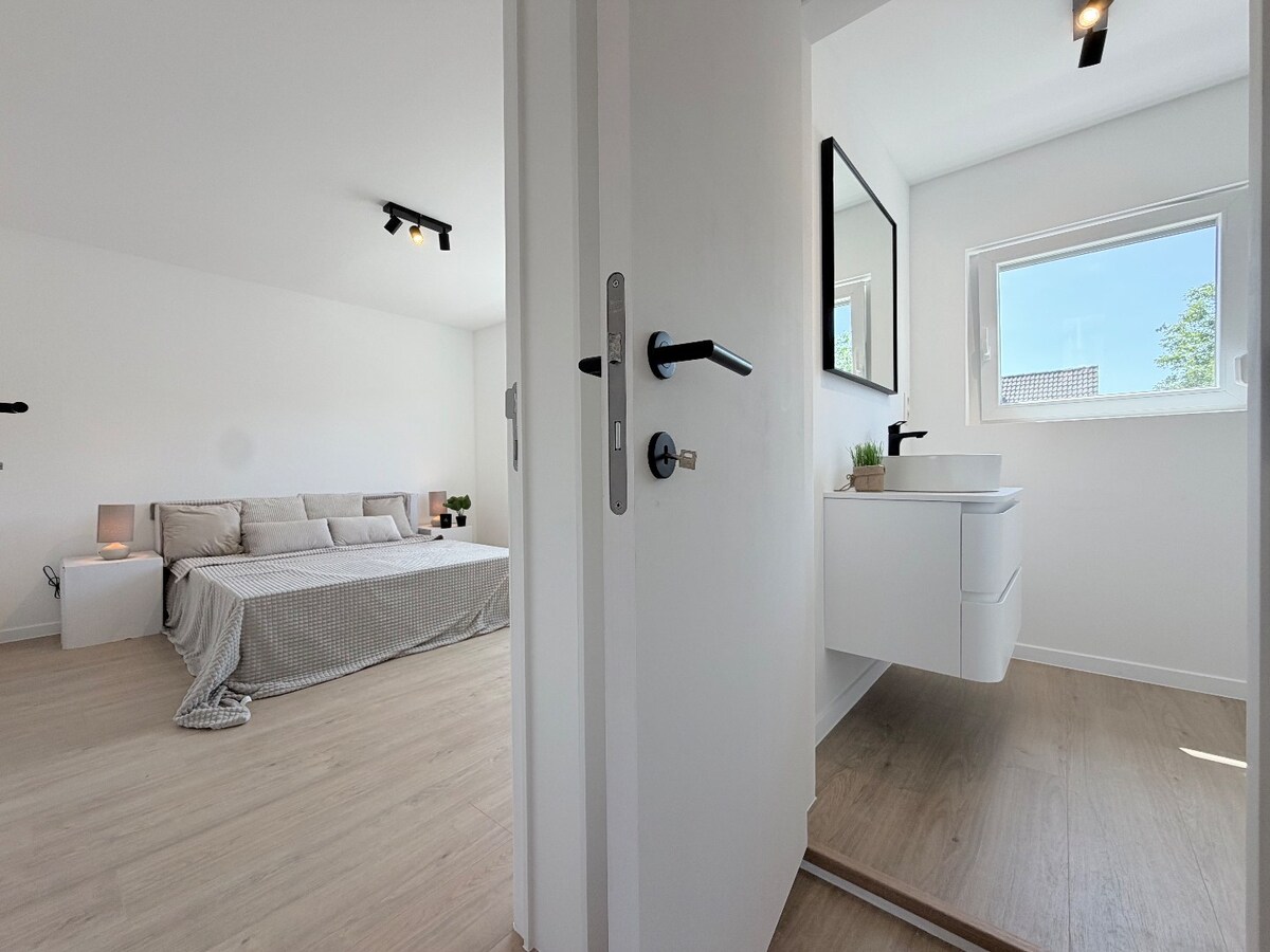 Prachtige gerenoveerde zeer ruime woning in een rustige wijk te  Gullegem ! *** NONO INSPIRED*** 